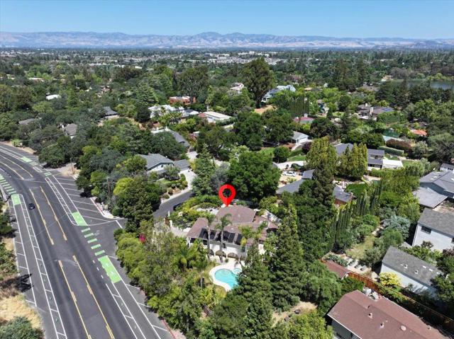 17274 Verdes Robles, Los Gatos CA: https://media.crmls.org/mediaz/c4b6749f-4a38-45f8-bc52-375c1cb1611c.jpg