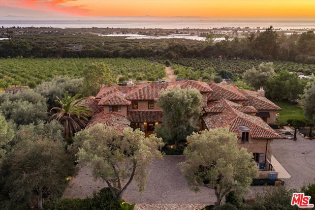 1915 Monte Alegre Drive, Carpinteria CA: https://media.crmls.org/mediaz/c4b6b599-344b-48a4-a483-52c94571c210.jpg