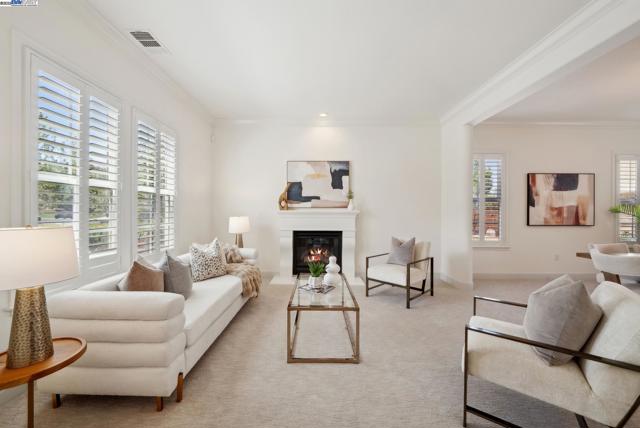2307 Vineyard Heights Ln, Pleasanton CA: https://media.crmls.org/mediaz/c4b70d1f-7f48-4604-b498-c4c654705881.jpg