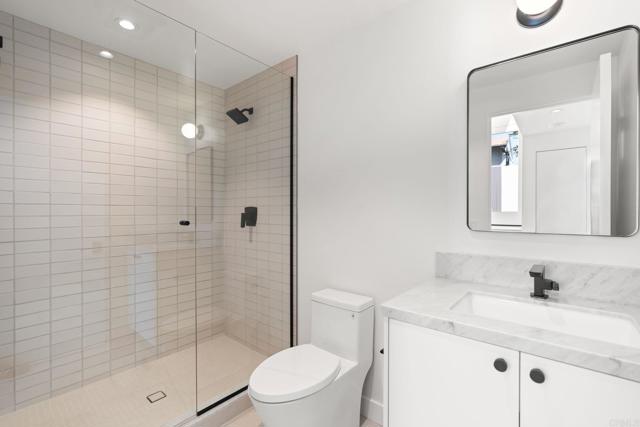 Image 43 of 58 For 2052 Montgomery Avenue