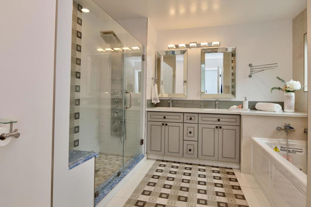 https://media.crmls.org/mediaz/c4b70f80-a5fa-4253-ab75-fcfda811a4cc.jpg?preset=X-Large