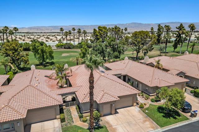 99 Kavenish Drive, Rancho Mirage CA: https://media.crmls.org/mediaz/c4b71887-7482-494f-8327-ae21dbab651c.jpg