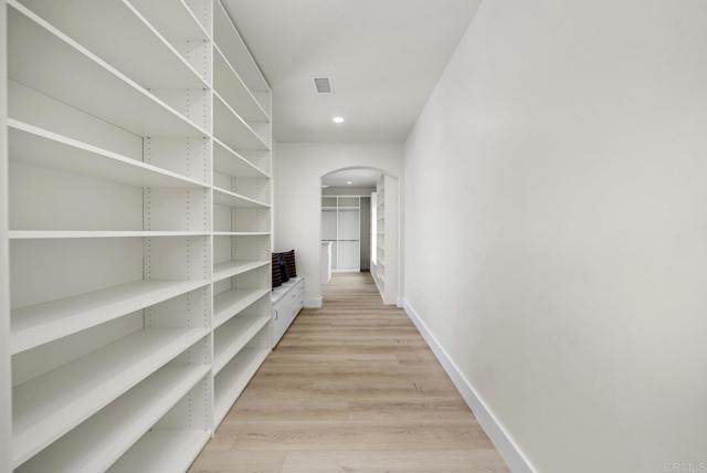 Image 47 of 72 For 711 Country Club Ln