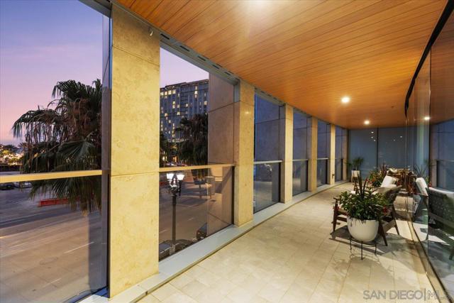 888 W E Street, San Diego CA: https://media.crmls.org/mediaz/c4b792ca-110f-4a9f-bf38-9c3152c51c30.jpg
