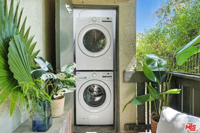 830 W Lincoln Avenue, Escondido CA: https://media.crmls.org/mediaz/c4b81a78-3a00-494c-af8e-c65e1fef8e8b.jpg