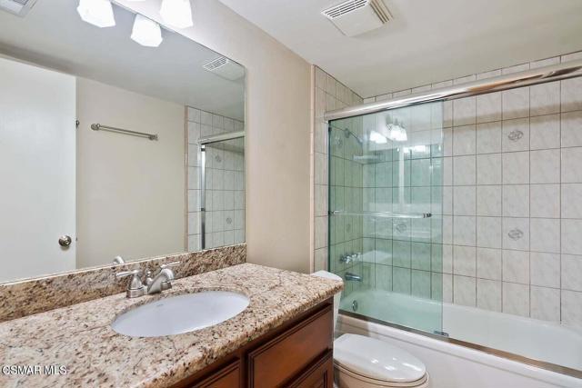 12 Sparrowhawk Lane, Oak Park CA: https://media.crmls.org/mediaz/c4b82ea0-e862-496e-88bf-84bfd4bf94f4.jpg