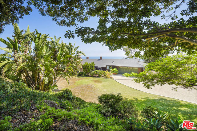 3217 Colony View Circle, Malibu CA: https://media.crmls.org/mediaz/c4b840c2-29a1-43cb-b1ef-4eb638ff92bb.jpg