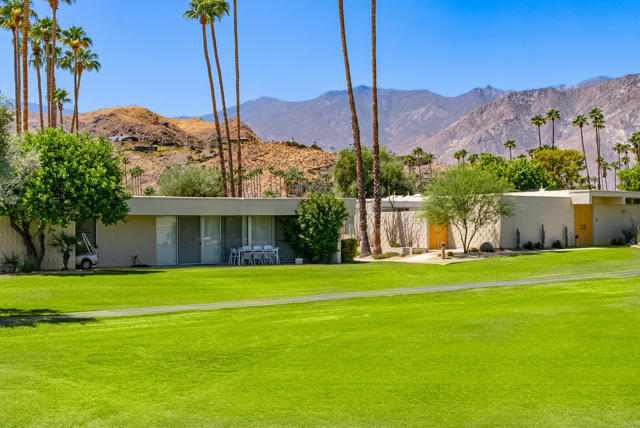 172 Desert Lakes Drive, Palm Springs CA: https://media.crmls.org/mediaz/c4b84df3-78c7-4553-b1a0-ce406c5f0b08.jpg