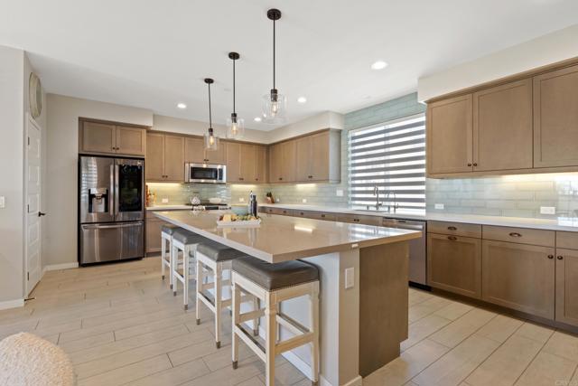 6132 Colt Place, Carlsbad CA: https://media.crmls.org/mediaz/c4b907fb-e4b0-4ab8-8cee-e87f615c4be6.jpg