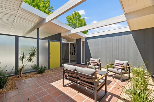 1472 Kingfisher Way, Sunnyvale CA: https://media.crmls.org/mediaz/c4b9c12a-f693-43b7-b744-73b2d3284fe1.jpg