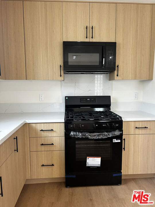 4232 Sunnyslope Ave, Sherman Oaks CA: https://media.crmls.org/mediaz/c4ba0d9f-a54a-4810-8c6b-2531828d8428.jpg
