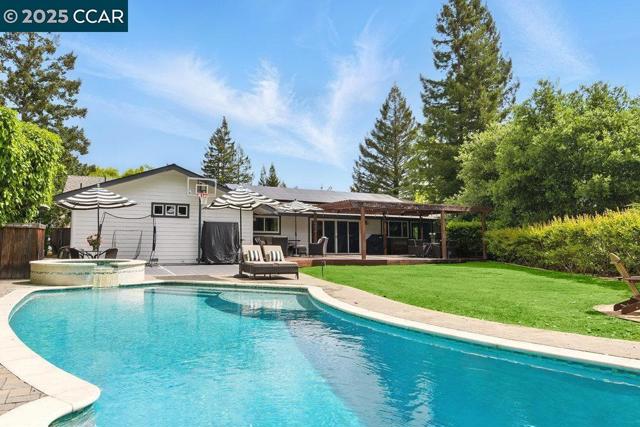 314 Draeger Dr, Moraga CA: https://media.crmls.org/mediaz/c4ba3911-287a-4aa1-8161-2448d4059e09.jpg