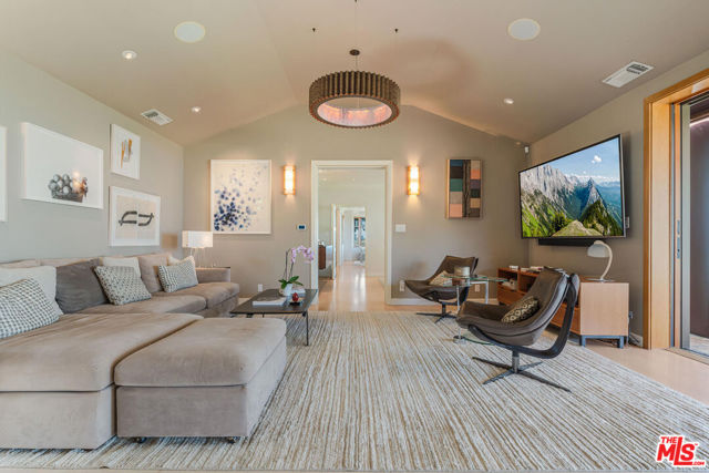 2232 Stradella Road, Los Angeles CA: https://media.crmls.org/mediaz/c4ba7a09-3c10-4b97-aa2b-474e5db0ab39.jpg
