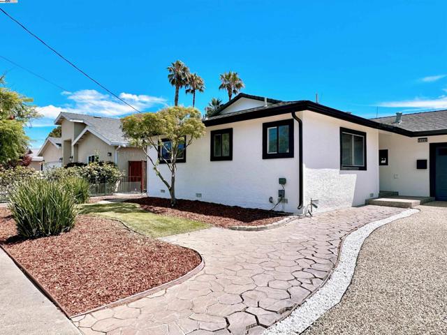 6588 Flanders Dr, Newark CA: https://media.crmls.org/mediaz/c4bab8b6-63b9-492f-9cec-0b59f77fa503.jpg