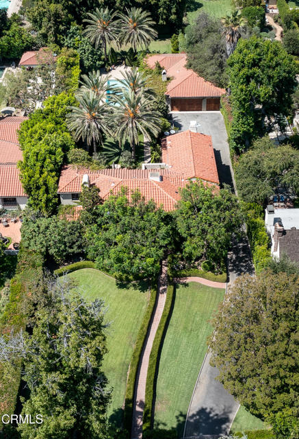 1661 Lombardy Road, Pasadena CA: https://media.crmls.org/mediaz/c4bbfa31-5f82-443a-a242-276e7ac732fe.jpg