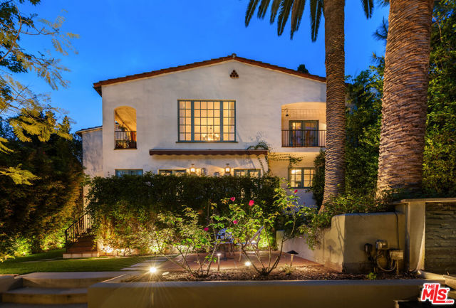 3145 La Suvida Drive, Los Angeles CA: https://media.crmls.org/mediaz/c4bc604e-4aa4-4a91-9e2f-711ea39ecd37.jpg