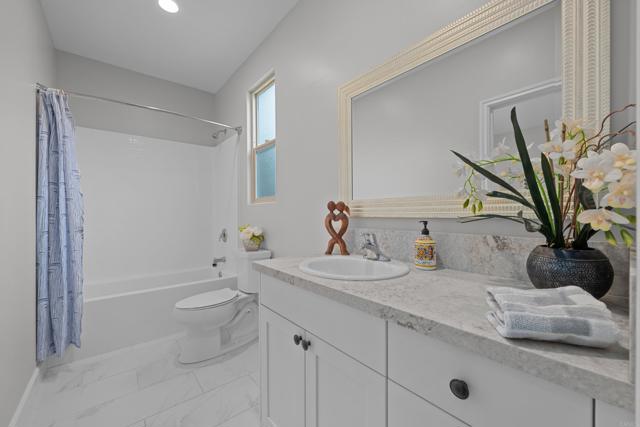 1779 Foothill View Place, Escondido CA: https://media.crmls.org/mediaz/c4bd13b1-ba9f-49ff-8a71-cf884777f222.jpg