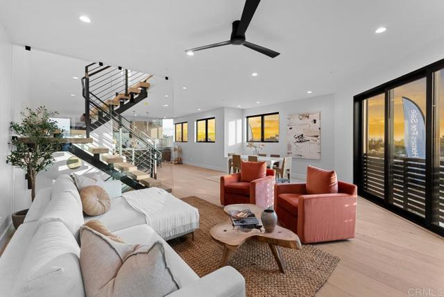 Detail Gallery Image 11 of 41 For 4224 Tonopah Ave, San Diego,  CA 92110 - 3 Beds | 3/1 Baths