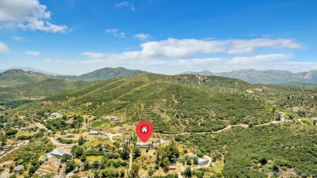 22318 Casa De Carol, Ramona CA: https://media.crmls.org/mediaz/c4bdf62e-d7f9-479c-8d82-8c9f13a97f13.jpg