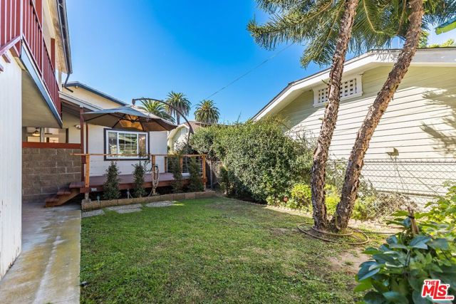 2324 Louella Avenue, Venice CA: https://media.crmls.org/mediaz/c4bf68c1-35ea-496e-aa02-7e7dfcc3d920.jpg