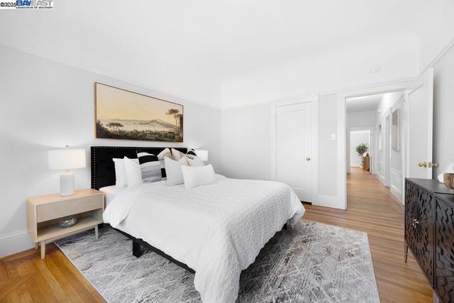 300 Somerset St, San Francisco CA: https://media.crmls.org/mediaz/c4c01952-b2a0-428b-834b-3cd66ddaf536.jpg