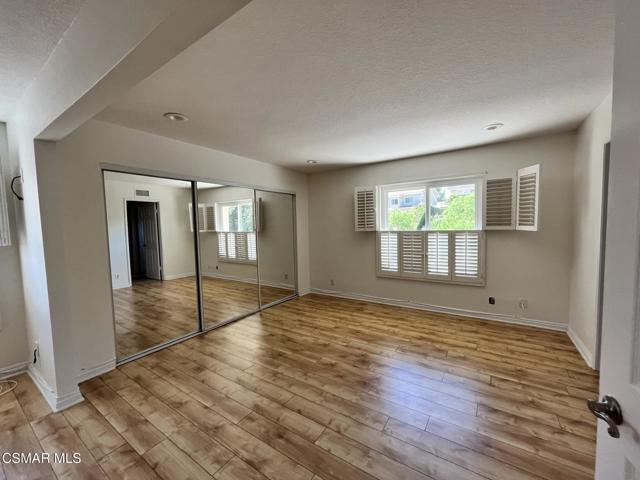29160 Oakpath Drive, Agoura Hills CA: https://media.crmls.org/mediaz/c4c0acf4-18a1-4604-af12-1db827bc3e48.jpg