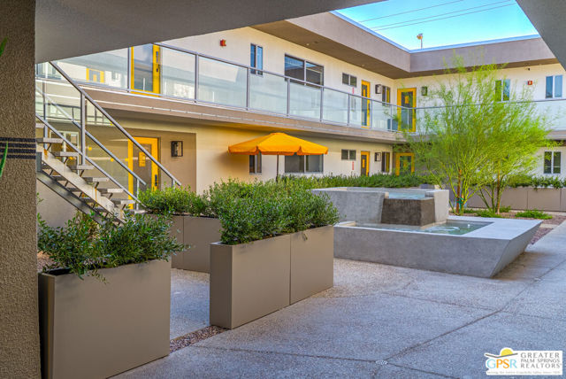 588 E San Lorenzo Road, Palm Springs CA: https://media.crmls.org/mediaz/c4c0bab7-0751-401b-b5e0-e26b497fce31.jpg