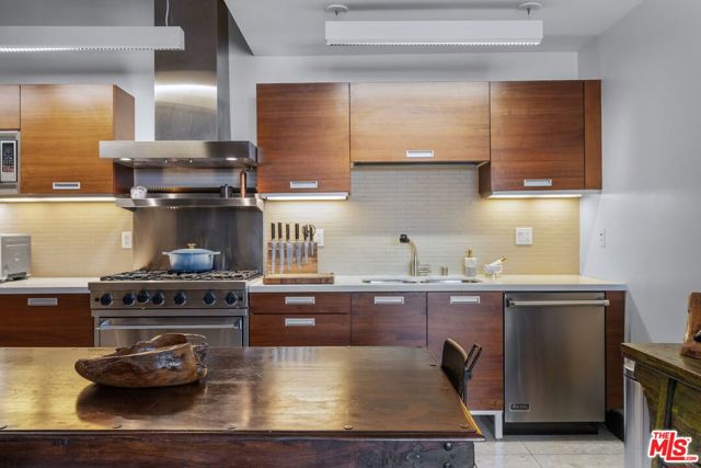 6735 Yucca Street, Los Angeles CA: https://media.crmls.org/mediaz/c4c0bcf7-ff12-4765-a52f-d28a5544b409.jpg