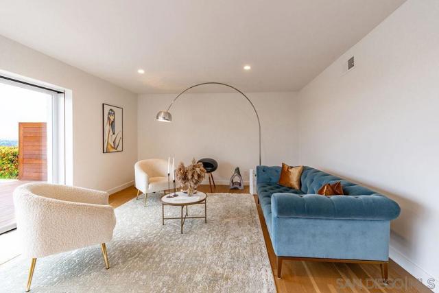 5745 Soledad Mountain Road, La Jolla CA: https://media.crmls.org/mediaz/c4c0e09b-471c-4203-90e2-7b85f85f673b.jpg