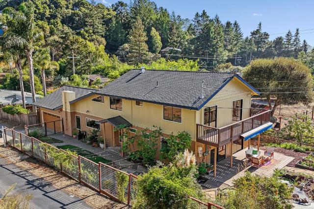 175 Merry Lane, Aptos CA: https://media.crmls.org/mediaz/c4c14e7d-e49d-451f-abb1-347379d8380a.jpg
