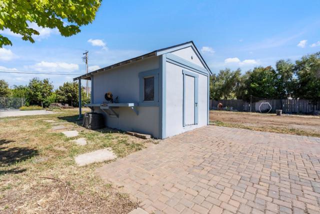 141 Holliday Drive, Hollister CA: https://media.crmls.org/mediaz/c4c18544-83df-40b3-bde9-dae8d9be41f3.jpg