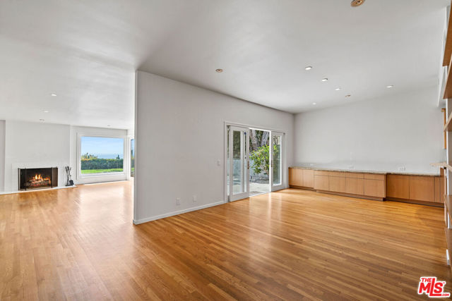 3444 Cloudcroft Drive, Malibu CA: https://media.crmls.org/mediaz/c4c1e0dc-6efb-484a-8b47-360bae962384.jpg