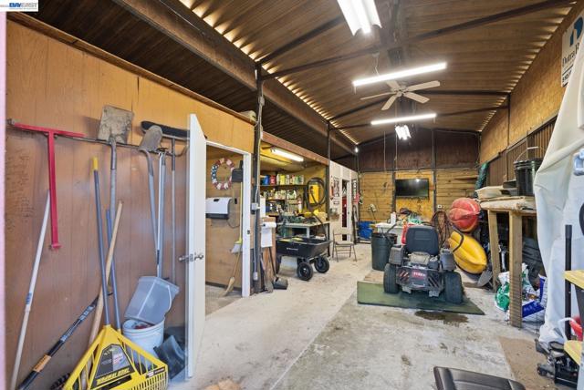 Image 34 of 54 For 2680 Marina Ave.