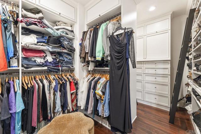 14963 Huntington Gate Drive, Poway CA: https://media.crmls.org/mediaz/c4c24ee2-55ef-4991-9484-90addd9ef8b5.jpg