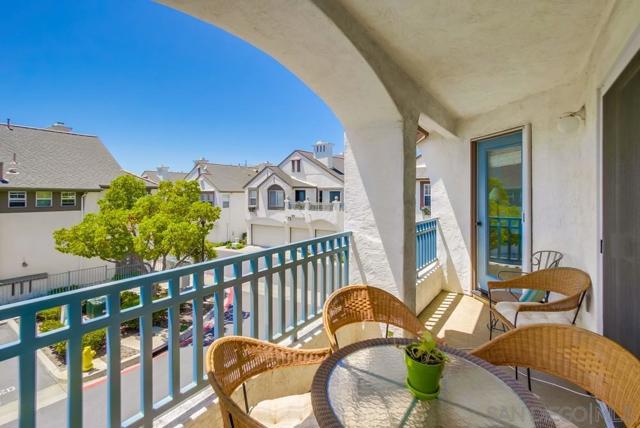 11952 Cypress Canyon Rd, San Diego CA: https://media.crmls.org/mediaz/c4c2a263-ed01-4b5d-8235-e793eb93196d.jpg