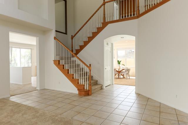641 Serrano Ln, Chula Vista CA: https://media.crmls.org/mediaz/c4c2a2df-10db-4194-8d99-acb9d2ca7cd5.jpg