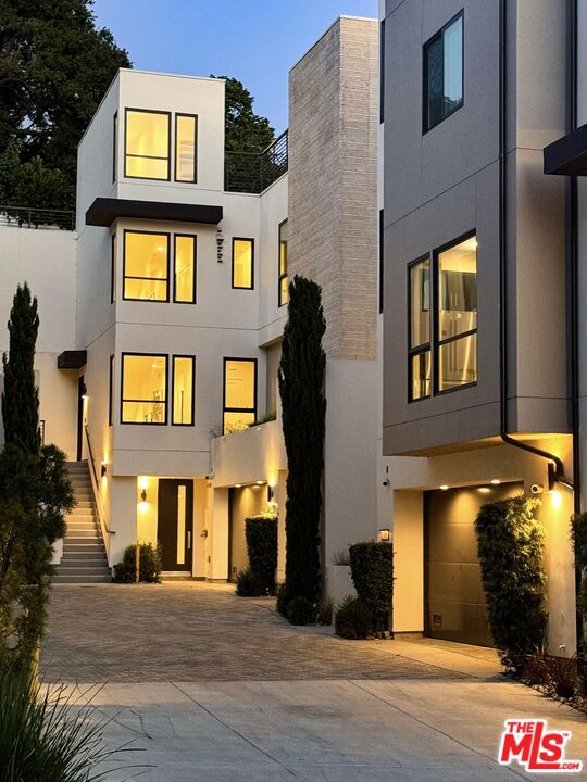 1302 Tularosa Drive, Los Angeles, California 90026, 3 Bedrooms Bedrooms, ,4 BathroomsBathrooms,Single Family Residence,For Sale,Tularosa,24408543