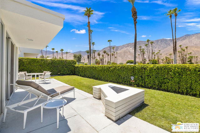 2723 S Kings Road, Palm Springs CA: https://media.crmls.org/mediaz/c4c332f7-07b5-43f5-90cf-b4708b85f655.jpg