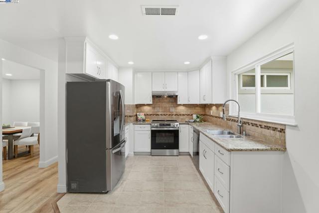 240 Carmelita Pl, Fremont CA: https://media.crmls.org/mediaz/c4c38c0b-f91d-4f9b-9dbc-43b8e815ec7e.jpg