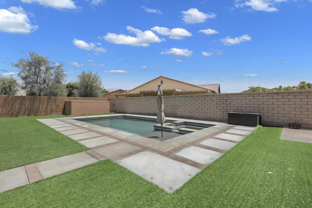 40632 Firenze Court, Indio CA: https://media.crmls.org/mediaz/c4c3de64-b556-4027-8fbe-4e7381d3f1e7.jpg