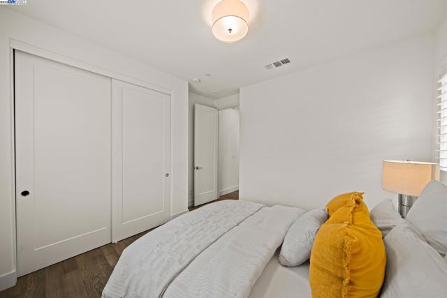 318 Paradiso Ct, San Ramon CA: https://media.crmls.org/mediaz/c4c47729-3eca-4079-b767-bc517e5e09f5.jpg