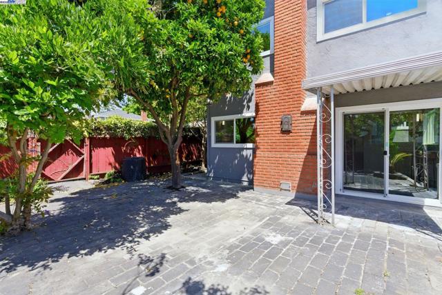 19157 Parsons Ave, Castro Valley CA: https://media.crmls.org/mediaz/c4c483a1-7960-4905-8b35-d223186bdac7.jpg