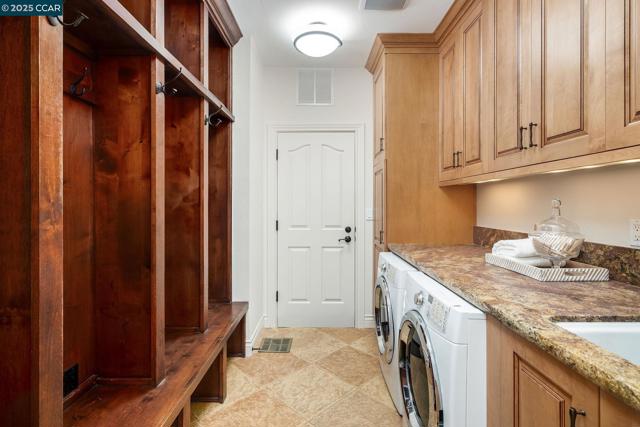129 Alta Vista Way, Danville CA: https://media.crmls.org/mediaz/c4c59a48-0666-4dfa-971f-6861b58bce1c.jpg