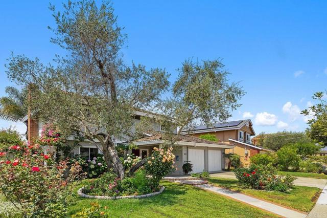 5448 Noah Way, San Diego CA: https://media.crmls.org/mediaz/c4c5d0de-0735-4145-86fd-9339bc22a489.jpg