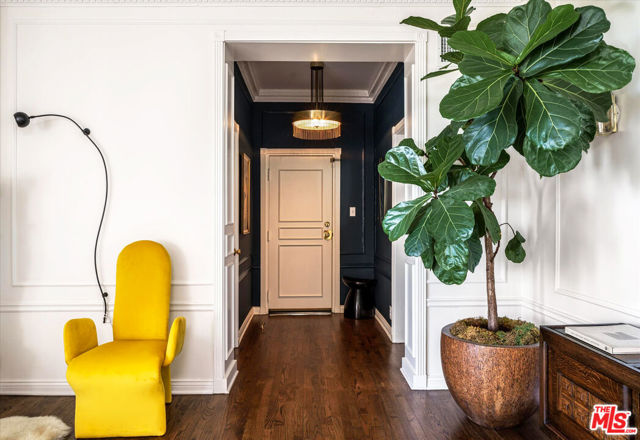 1416 Havenhurst Drive, West Hollywood CA: https://media.crmls.org/mediaz/c4c6474b-0fe6-4a28-948d-91ea41d4007d.jpg