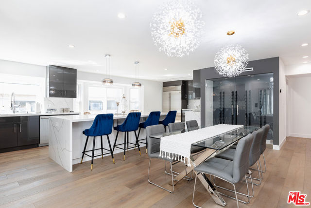 18721 Hatteras Street, Tarzana CA: https://media.crmls.org/mediaz/c4c64c09-eb0e-493c-adc7-ed3764237a01.jpg