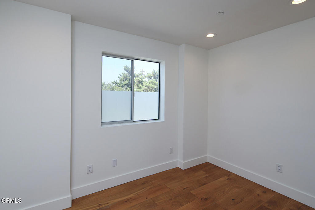 215 N Hollywood WayBurbank img 22
