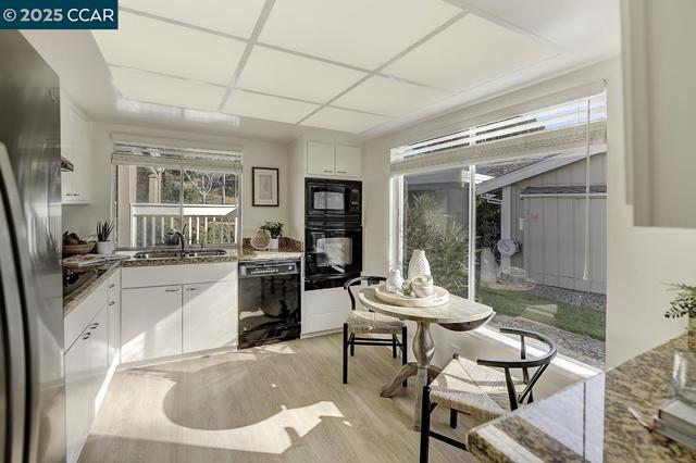 975 Terra California Dr, Walnut Creek CA: https://media.crmls.org/mediaz/c4c76447-5169-49bb-97a6-66b7ad3f9d87.jpg