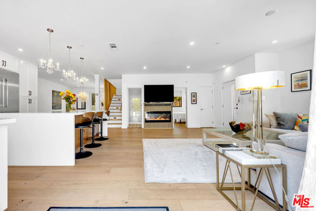 4841 Minden Place, Los Angeles CA: https://media.crmls.org/mediaz/c4c768c0-7b0f-4dd2-9b05-ee541efd8b7d.jpg
