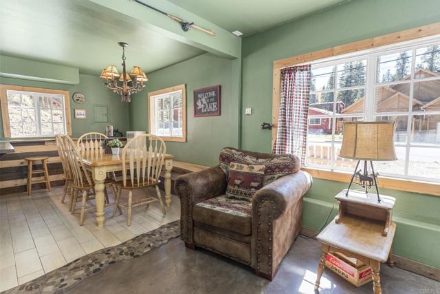 Detail Gallery Image 6 of 33 For 43400 Sheephorn Rd, Big Bear Lake,  CA 92315 - 3 Beds | 2 Baths